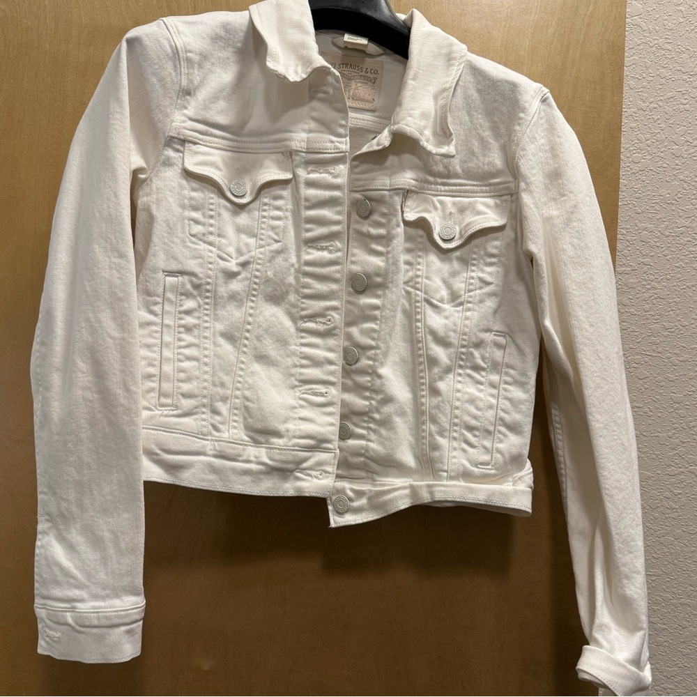 Levi’s cropped white denim jacket, women’s medium